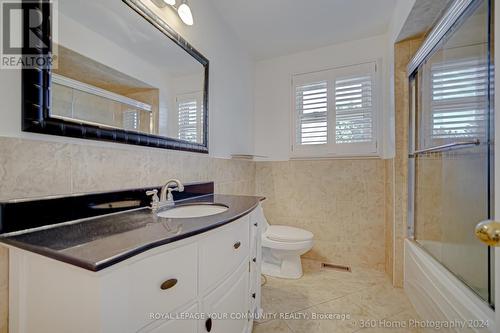 53 Marsh Street, Richmond Hill, ON - Indoor Photo Showing Bathroom