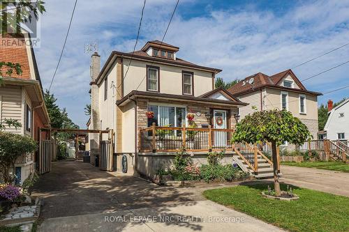 4457 Fourth Avenue, Niagara Falls, ON - Outdoor With Deck Patio Veranda