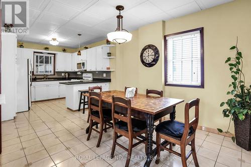 4457 Fourth Avenue, Niagara Falls, ON - Indoor Photo Showing Dining Room