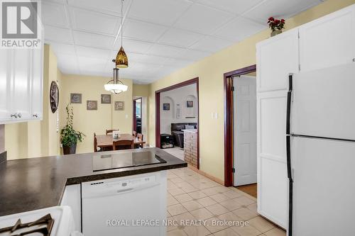 4457 Fourth Avenue, Niagara Falls, ON - Indoor Photo Showing Kitchen