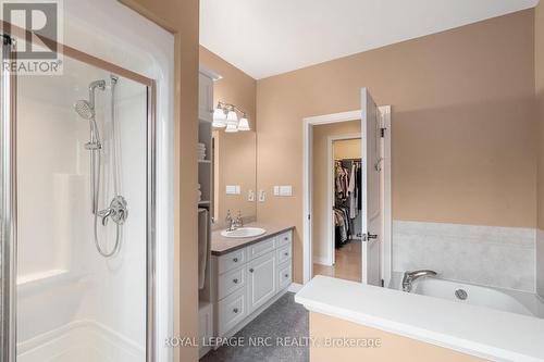 35 Diana Drive, Niagara-On-The-Lake, ON - Indoor Photo Showing Bathroom