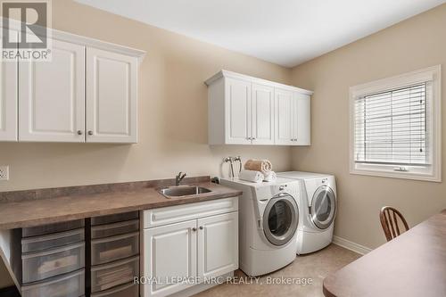 35 Diana Drive, Niagara-On-The-Lake, ON - Indoor Photo Showing Laundry Room