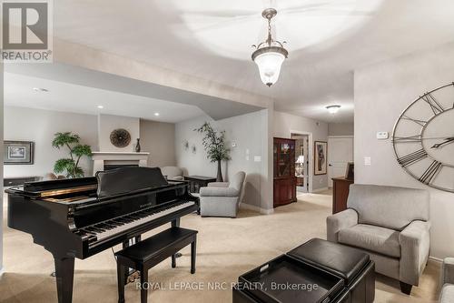 35 Diana Drive, Niagara-On-The-Lake, ON - Indoor Photo Showing Living Room