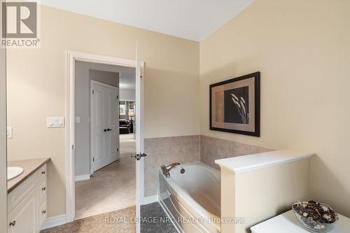 35 Diana Drive, Niagara-On-The-Lake, ON - Indoor Photo Showing Bathroom