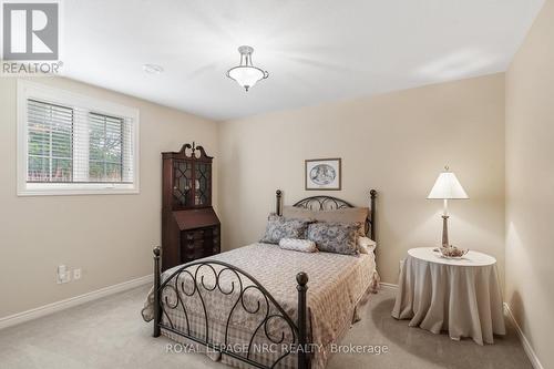 35 Diana Drive, Niagara-On-The-Lake, ON - Indoor Photo Showing Bedroom