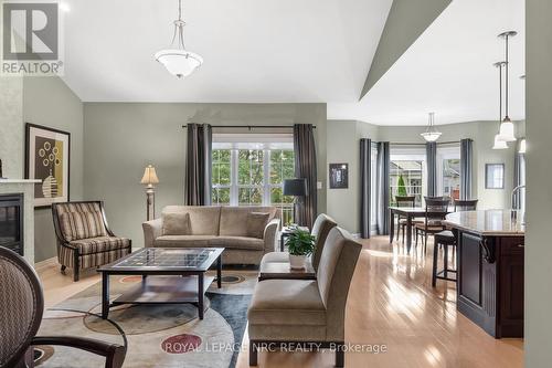 35 Diana Drive, Niagara-On-The-Lake, ON - Indoor Photo Showing Living Room