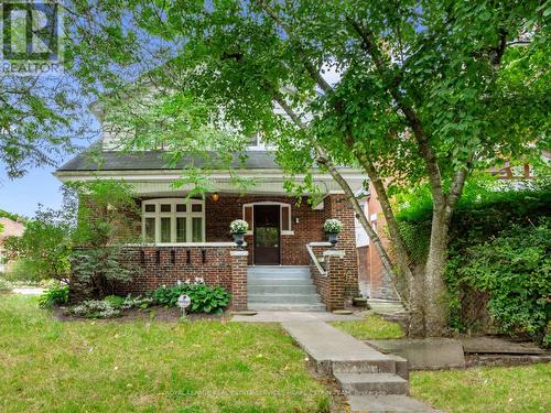 2 Wells Hill Avenue, Toronto, ON - Outdoor