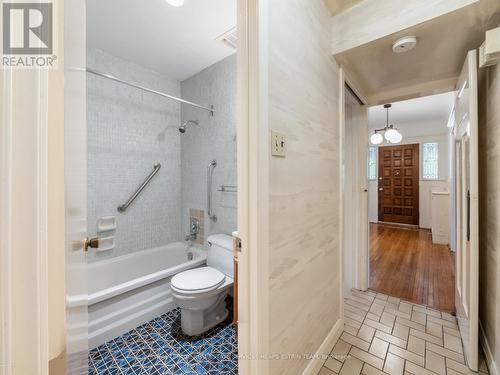 2 Wells Hill Avenue, Toronto, ON - Indoor Photo Showing Bathroom