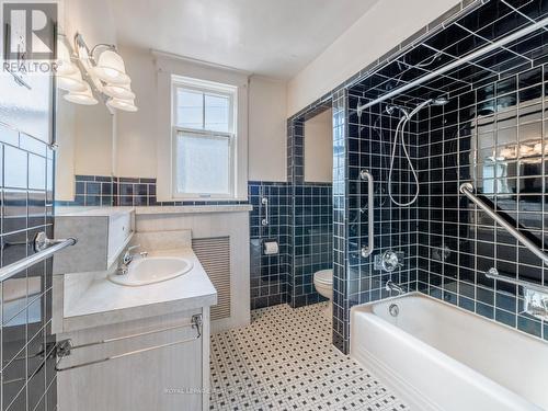 2 Wells Hill Avenue, Toronto, ON - Indoor Photo Showing Bathroom