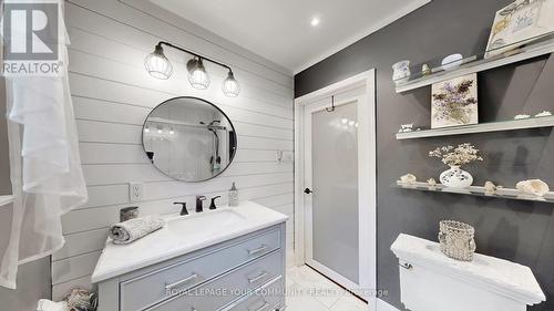 18671 Leslie Street, East Gwillimbury, ON - Indoor Photo Showing Bathroom