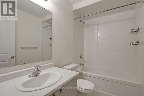 16 - 40 Zinfandel Drive, Hamilton, ON - Indoor Photo Showing Bathroom