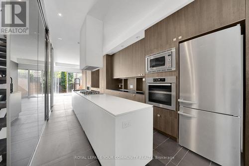 257 Roxton Road, Toronto, ON - Indoor Photo Showing Kitchen