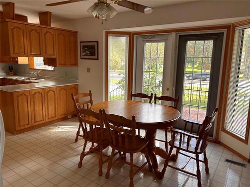 221 Broadway Avenue, Killarney, MB - Indoor Photo Showing Dining Room