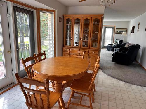 221 Broadway Avenue, Killarney, MB - Indoor Photo Showing Dining Room