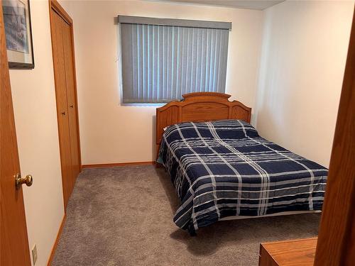 221 Broadway Avenue, Killarney, MB - Indoor Photo Showing Bedroom