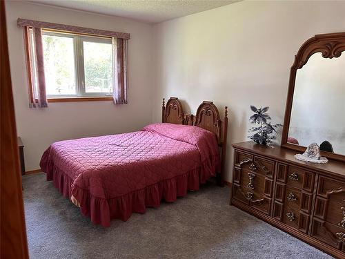 221 Broadway Avenue, Killarney, MB - Indoor Photo Showing Bedroom