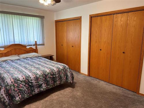 221 Broadway Avenue, Killarney, MB - Indoor Photo Showing Bedroom