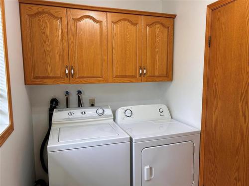 221 Broadway Avenue, Killarney, MB - Indoor Photo Showing Laundry Room