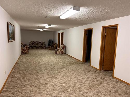 221 Broadway Avenue, Killarney, MB - Indoor Photo Showing Other Room