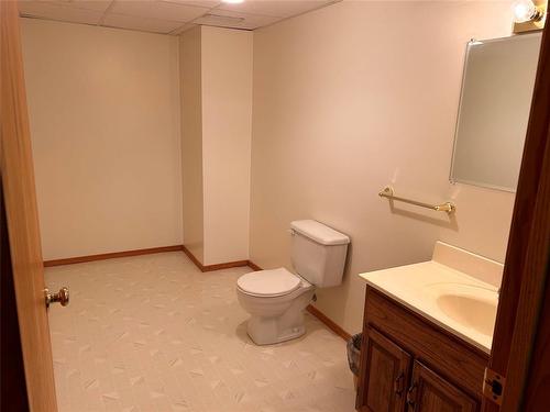 221 Broadway Avenue, Killarney, MB - Indoor Photo Showing Bathroom