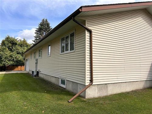 221 Broadway Avenue, Killarney, MB - Outdoor With Exterior