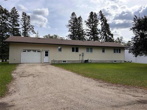 221 Broadway Avenue, Killarney, MB - Outdoor