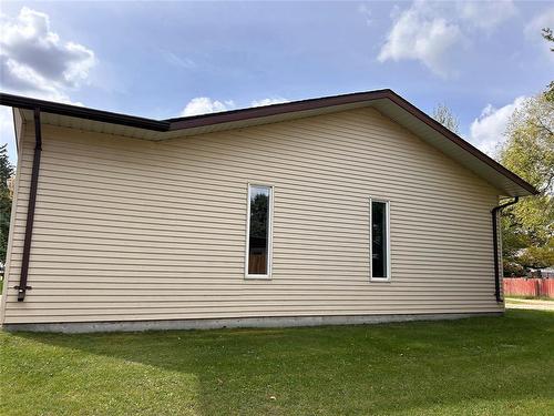 221 Broadway Avenue, Killarney, MB - Outdoor