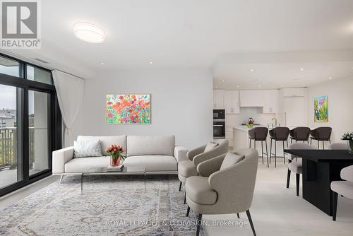 612 - 1 Strathgowan Avenue, Toronto, ON - Indoor Photo Showing Living Room