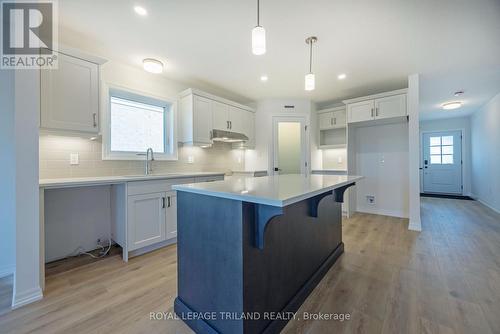 10 Silverleaf Path, St. Thomas, ON - Indoor Photo Showing Kitchen With Upgraded Kitchen