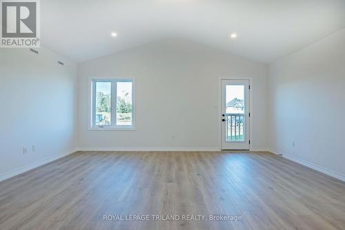 10 Silverleaf Path, St. Thomas, ON - Indoor Photo Showing Other Room