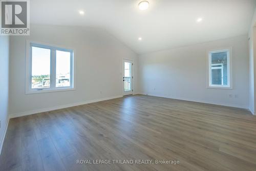 10 Silverleaf Path, St. Thomas, ON - Indoor Photo Showing Other Room