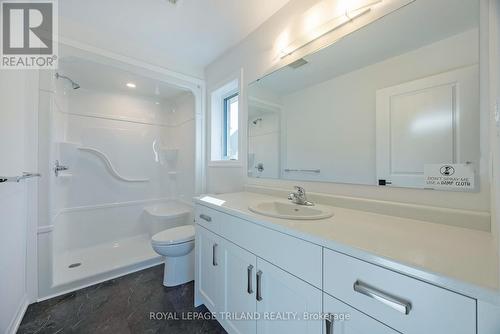 10 Silverleaf Path, St. Thomas, ON - Indoor Photo Showing Bathroom