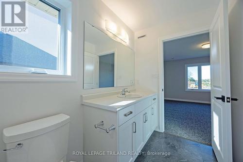 10 Silverleaf Path, St. Thomas, ON - Indoor Photo Showing Bathroom