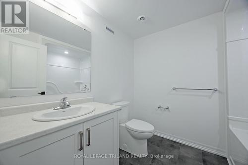 10 Silverleaf Path, St. Thomas, ON - Indoor Photo Showing Bathroom