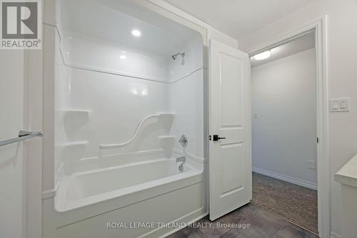 10 Silverleaf Path, St. Thomas, ON - Indoor Photo Showing Bathroom