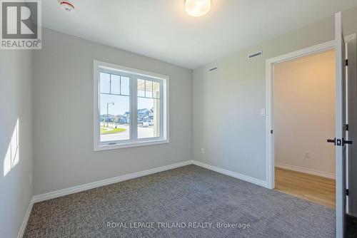 10 Silverleaf Path, St. Thomas, ON - Indoor Photo Showing Other Room