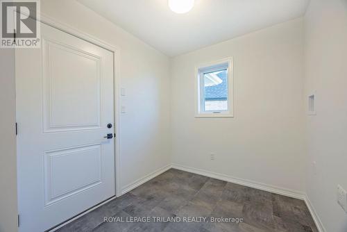 10 Silverleaf Path, St. Thomas, ON - Indoor Photo Showing Other Room