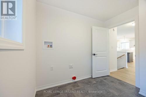 10 Silverleaf Path, St. Thomas, ON - Indoor Photo Showing Other Room