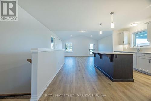 10 Silverleaf Path, St. Thomas, ON - Indoor Photo Showing Kitchen With Upgraded Kitchen