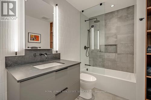 1250 Braeside Drive, Oakville, ON - Indoor Photo Showing Bathroom