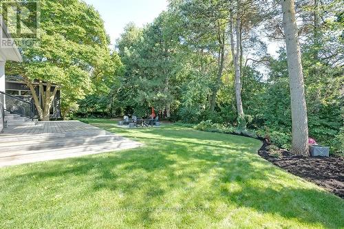 1250 Braeside Drive, Oakville, ON - Outdoor