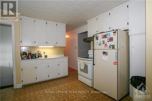 9 Cockburn Street, North Stormont, ON - Indoor Photo Showing Kitchen