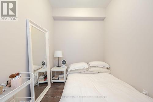 206 - 2300 Upper Middle Road, Oakville, ON - Indoor Photo Showing Bedroom