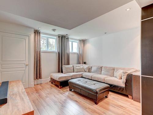 Salle familiale - 3885 Rue Leningrad, Brossard, QC - Indoor Photo Showing Living Room