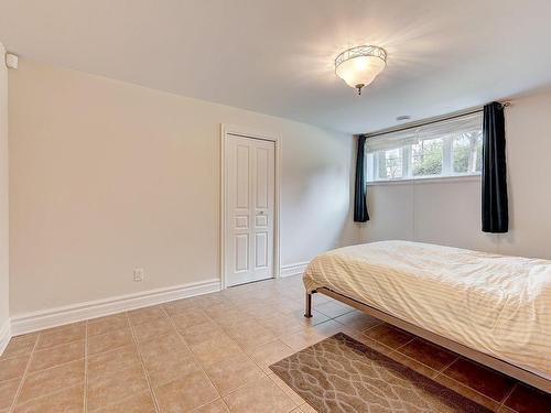 Chambre Ã  coucher principale - 3885 Rue Leningrad, Brossard, QC - Indoor Photo Showing Bedroom