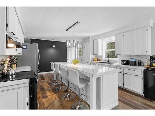 Kitchen - 1613  - 1615 Ch. Du Village, Saint-Adolphe-D'Howard, QC - Indoor Photo Showing Kitchen With Upgraded Kitchen