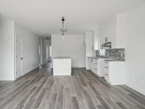 Salle Ã  manger - 154  - 158 Rue Brodeur, Vaudreuil-Dorion, QC - Indoor Photo Showing Kitchen