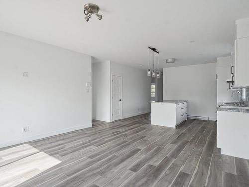 Salon - 154  - 158 Rue Brodeur, Vaudreuil-Dorion, QC - Indoor Photo Showing Kitchen