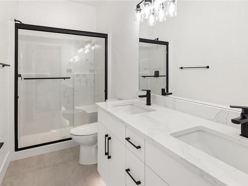 4356 Bains Mill Rd, Duncan, BC - Indoor Photo Showing Bathroom