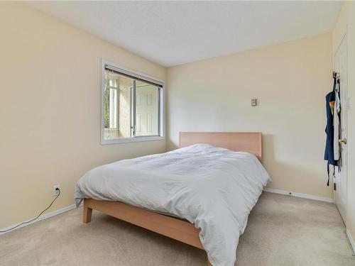 203-1110 Oscar St, Victoria, BC - Indoor Photo Showing Bedroom